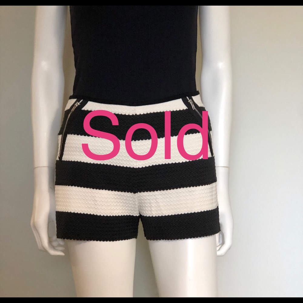 Double zero black and white striped shorts Sz S